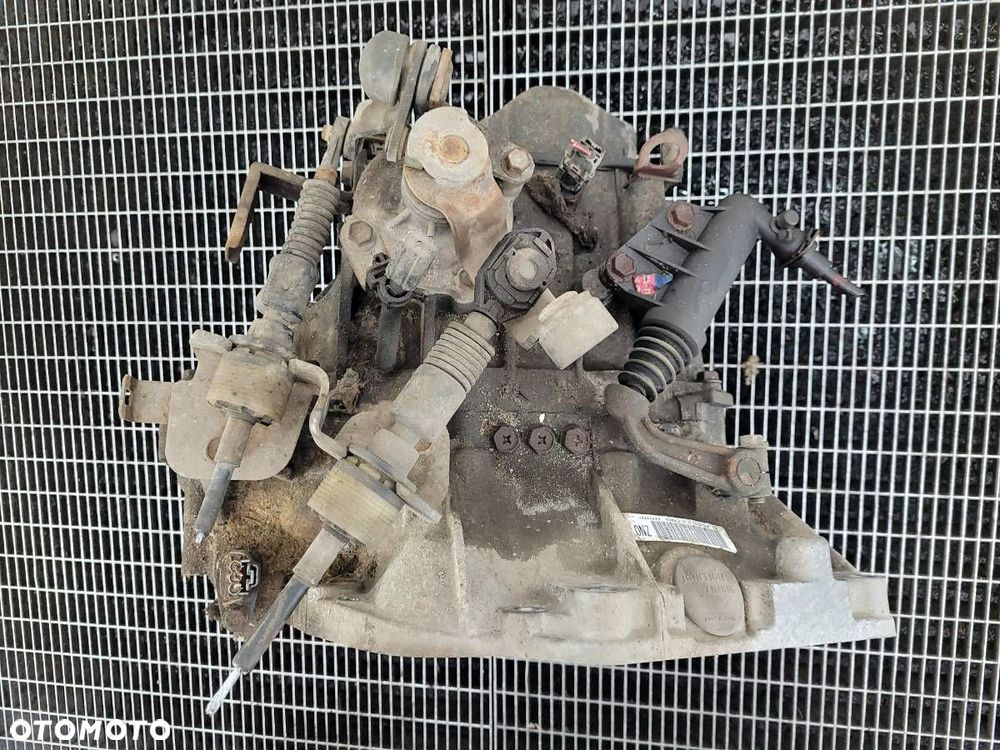 SKRZYNIA BIEGÓW MANUALNA SUZUKI SWIFT III 1.3 BENZYNA 92KM ZNO ZN0 - 3