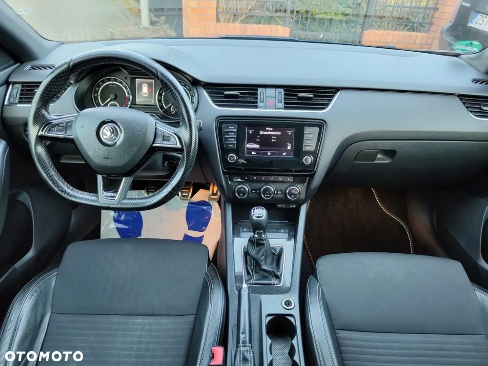 Skoda Octavia Combi 2.0 TDI RS - 6