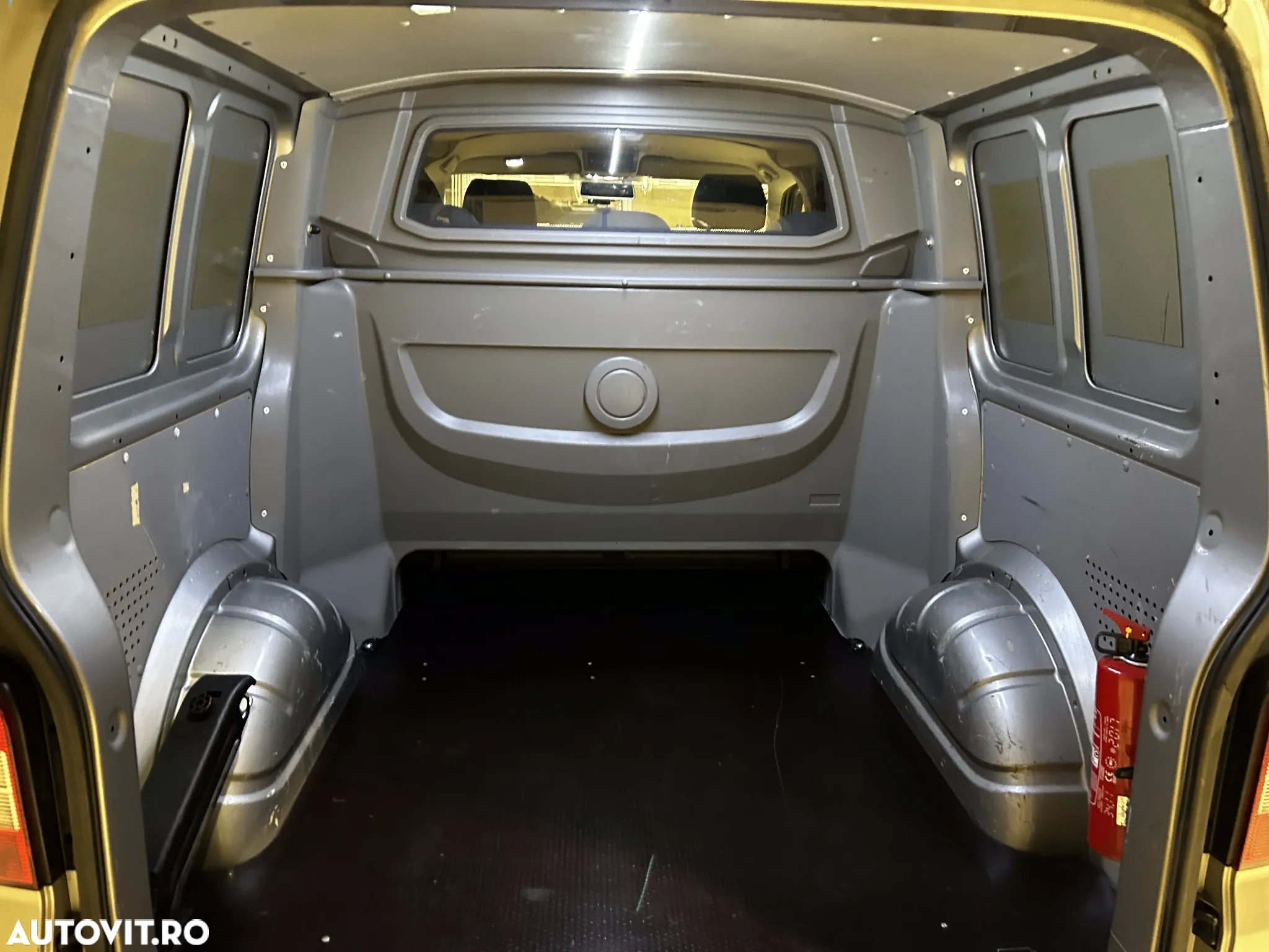 Volkswagen Transporter - 18