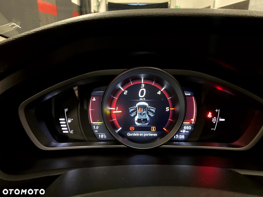 Volvo V40 D2 Summum - 14