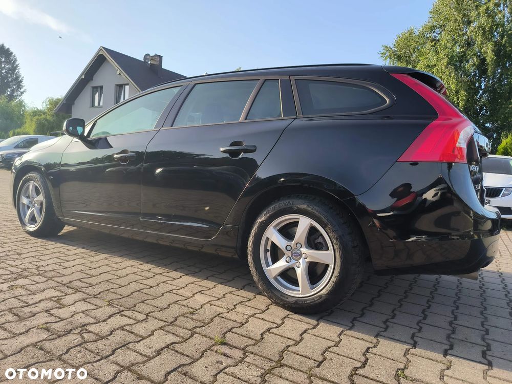 Volvo V60 D2 Drive-E Dynamic Edition (Kinetic) - 16