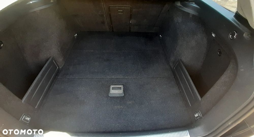 Volkswagen Passat 2.0 FSI Highline - 12