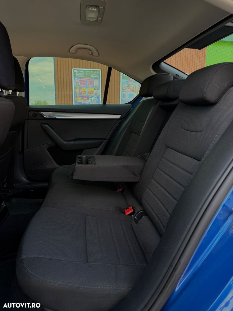 Skoda Octavia 2.0 TDI Style - 8