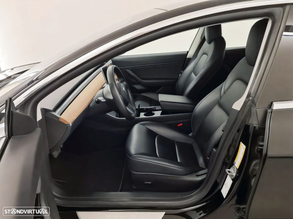 Tesla Model 3 - 6