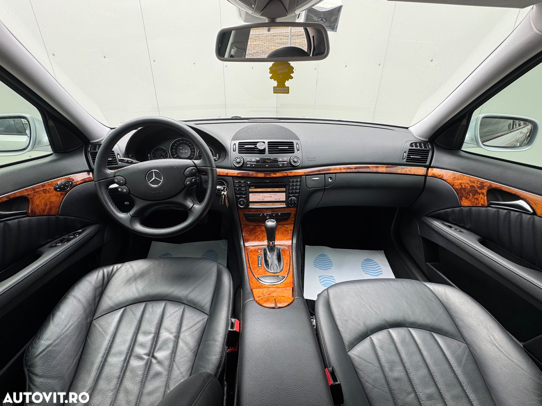 Mercedes-Benz E - 8