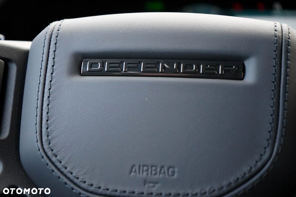 Land Rover Defender 4.4 P540 V8 Octa Black - 17