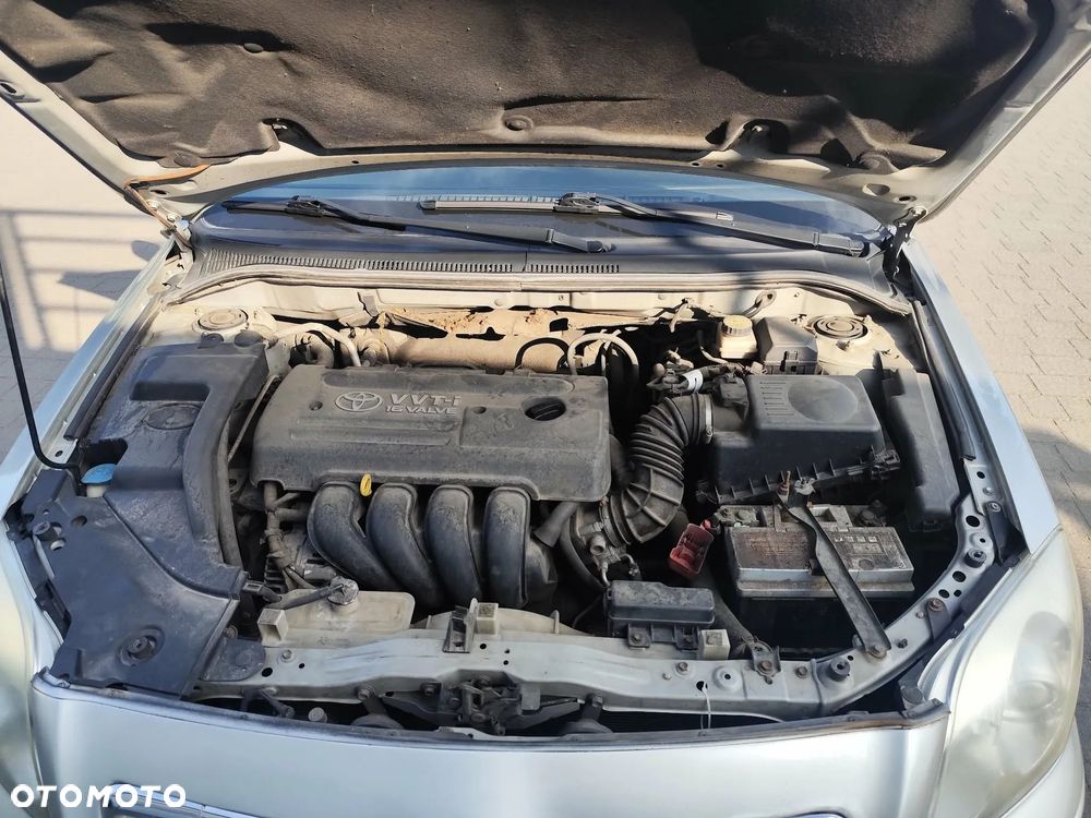 Toyota Avensis 1.8 VVT-i Sol - 14