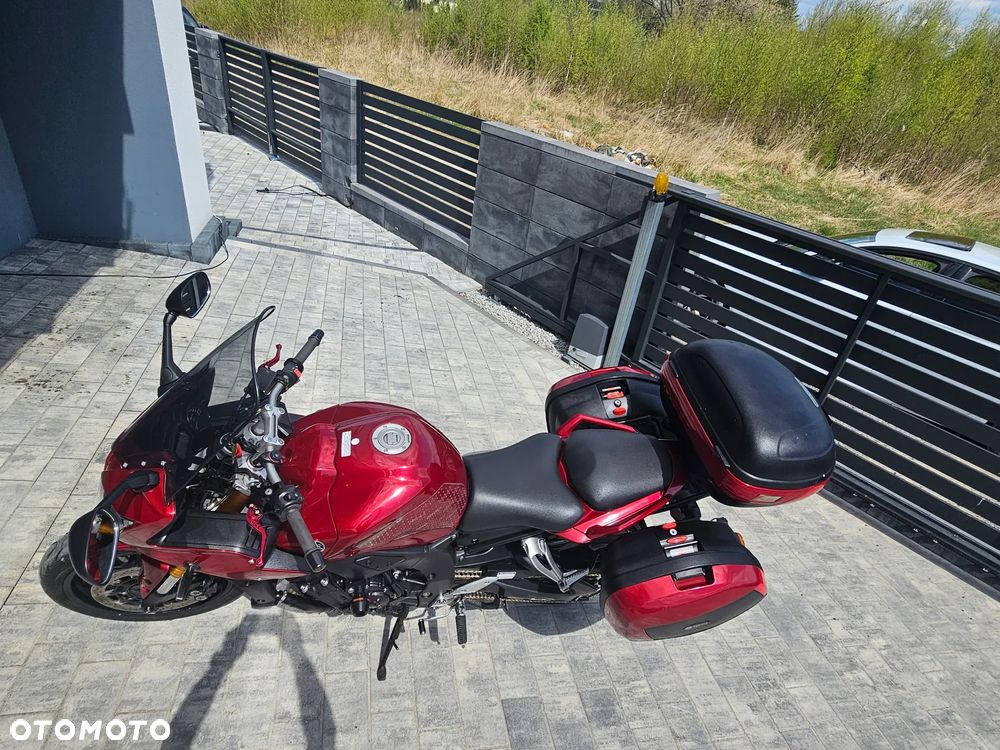 Yamaha FZ - 22