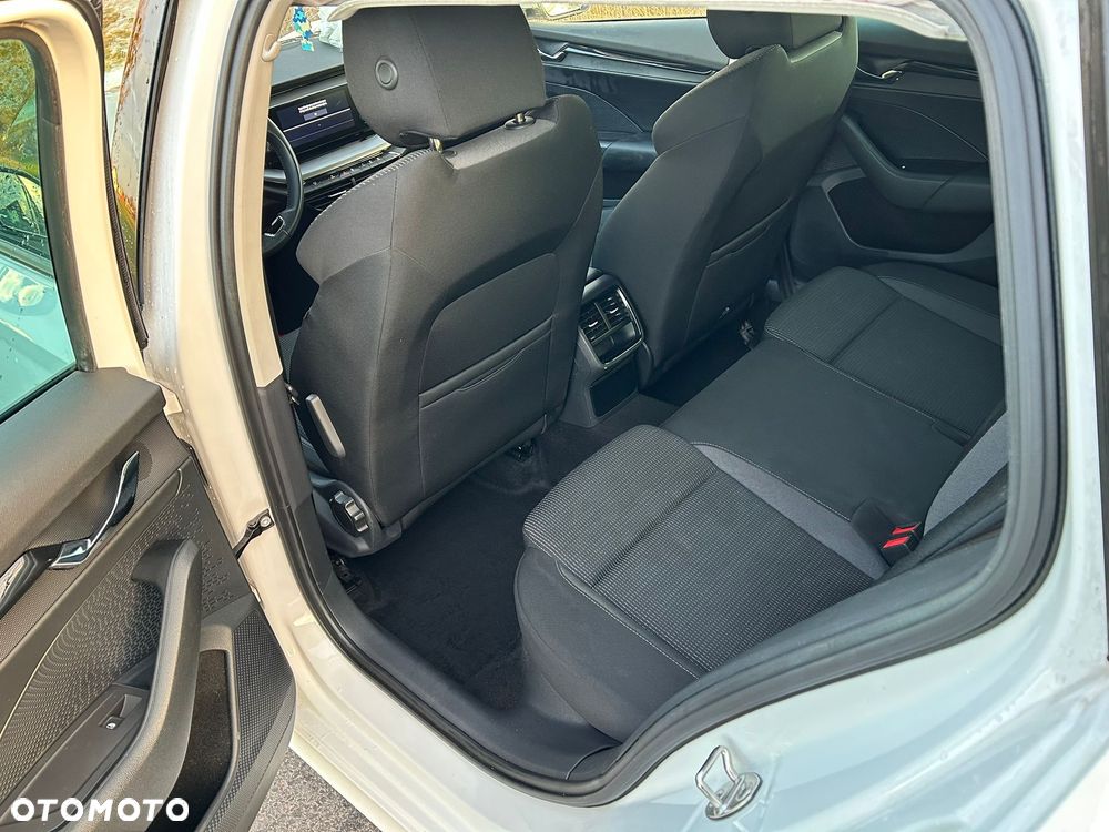 Skoda Octavia Combi 1.0 TSI e-TEC DSG Clever - 10