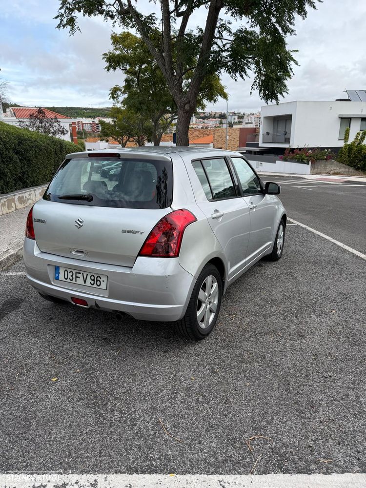 Suzuki Swift 1.3 DDiS GLX - 4