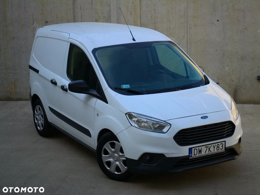 Ford Transit Courier - 10
