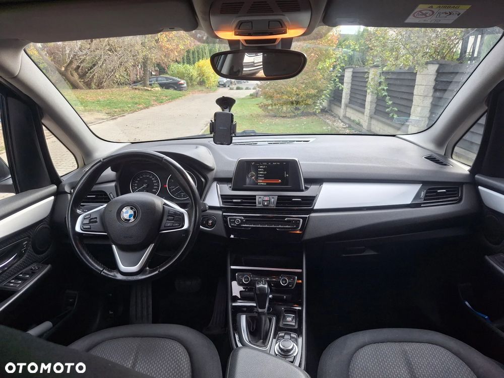 BMW Seria 2 218d - 7