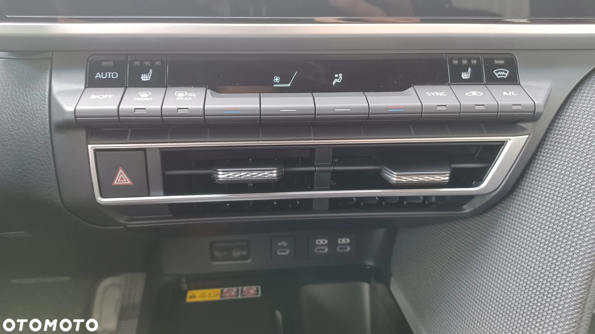 Toyota Camry 2.5 Hybrid Dynamic Force Comfort e-CVT - 20