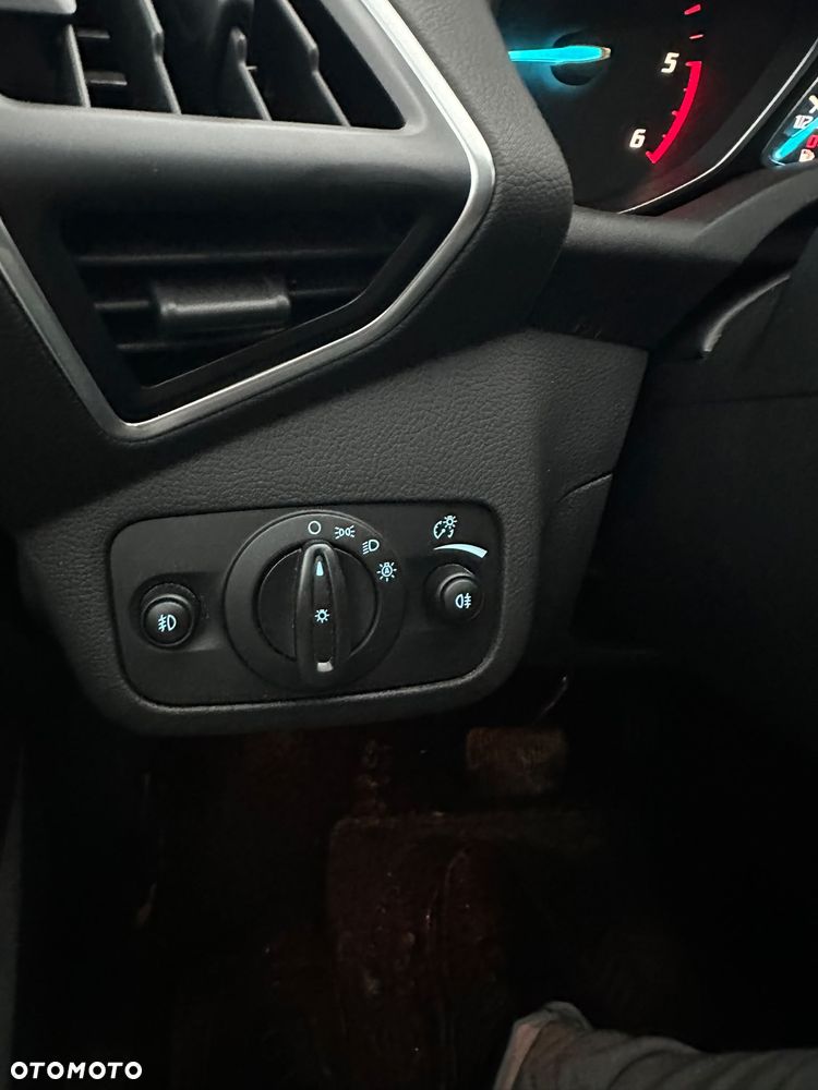 Ford Kuga 2.0 TDCi 4x4 Titanium - 16