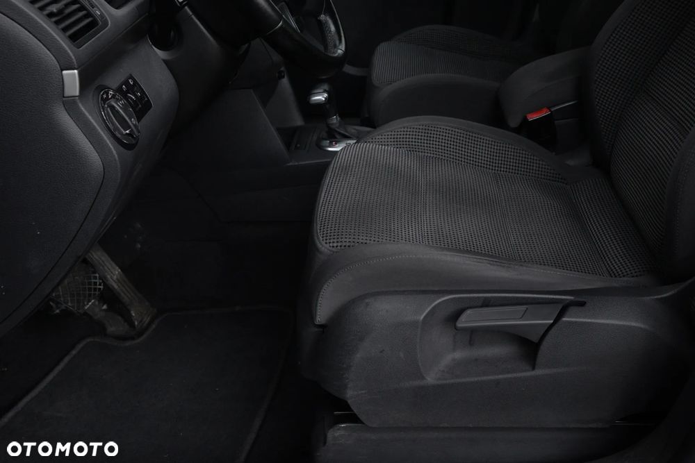 Volkswagen Touran 2.0 TDI Trendline DSG - 34