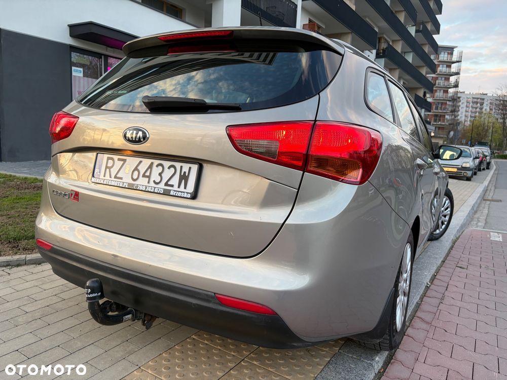 Kia Ceed 1.6 GDI ISG UEFA EURO 2016 - 9