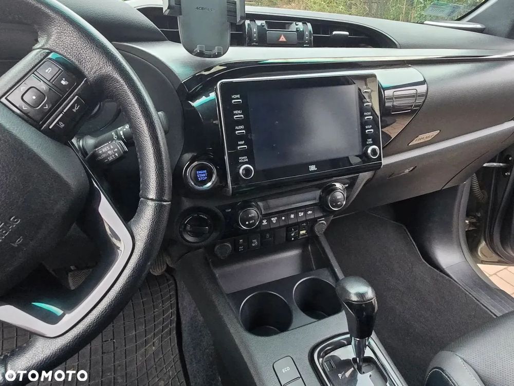 Toyota Hilux 2.8 D-4D Double Cab Invincible Sport 4x4 - 11