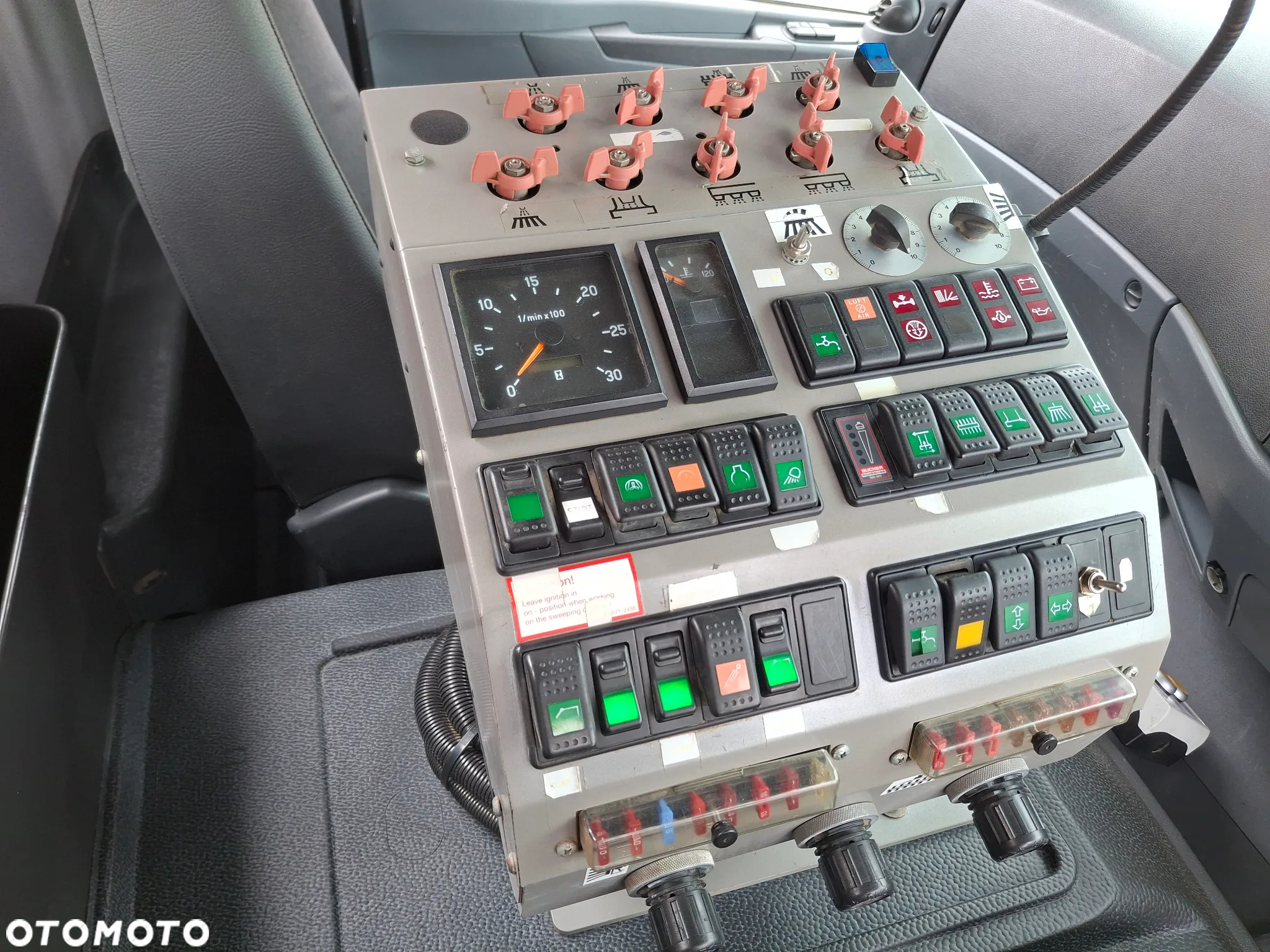 Mercedes-Benz Axor 1823 Zamiatarka Bucher Optifant 70 Szczotki Lewa Prawa Strona 2 Silniki Rura Do Liści Odchwaszczarka - 18