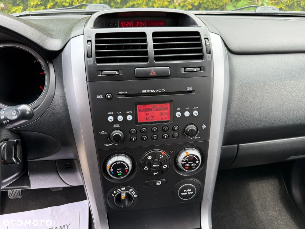 Suzuki Grand Vitara 2.0 Club - 15