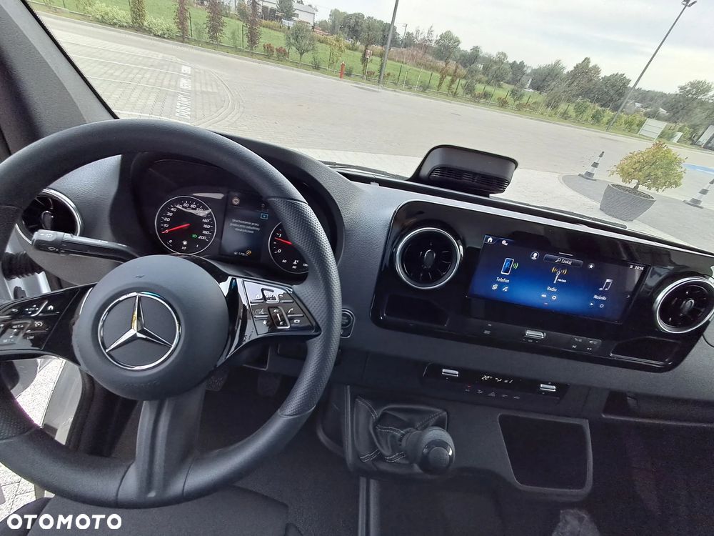 Mercedes-Benz Sprinter - 15
