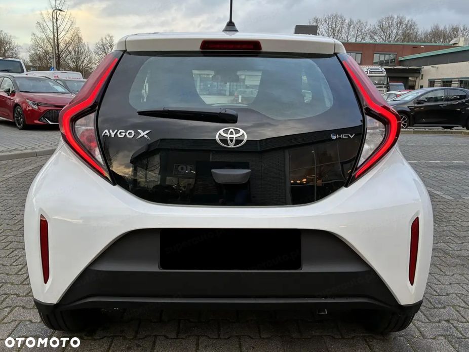 Toyota Aygo X Hybrid 1.5 Active e-CVT - 5