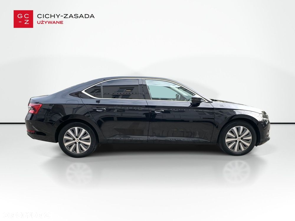 Skoda Superb 2.0 TDI SCR Style DSG - 4