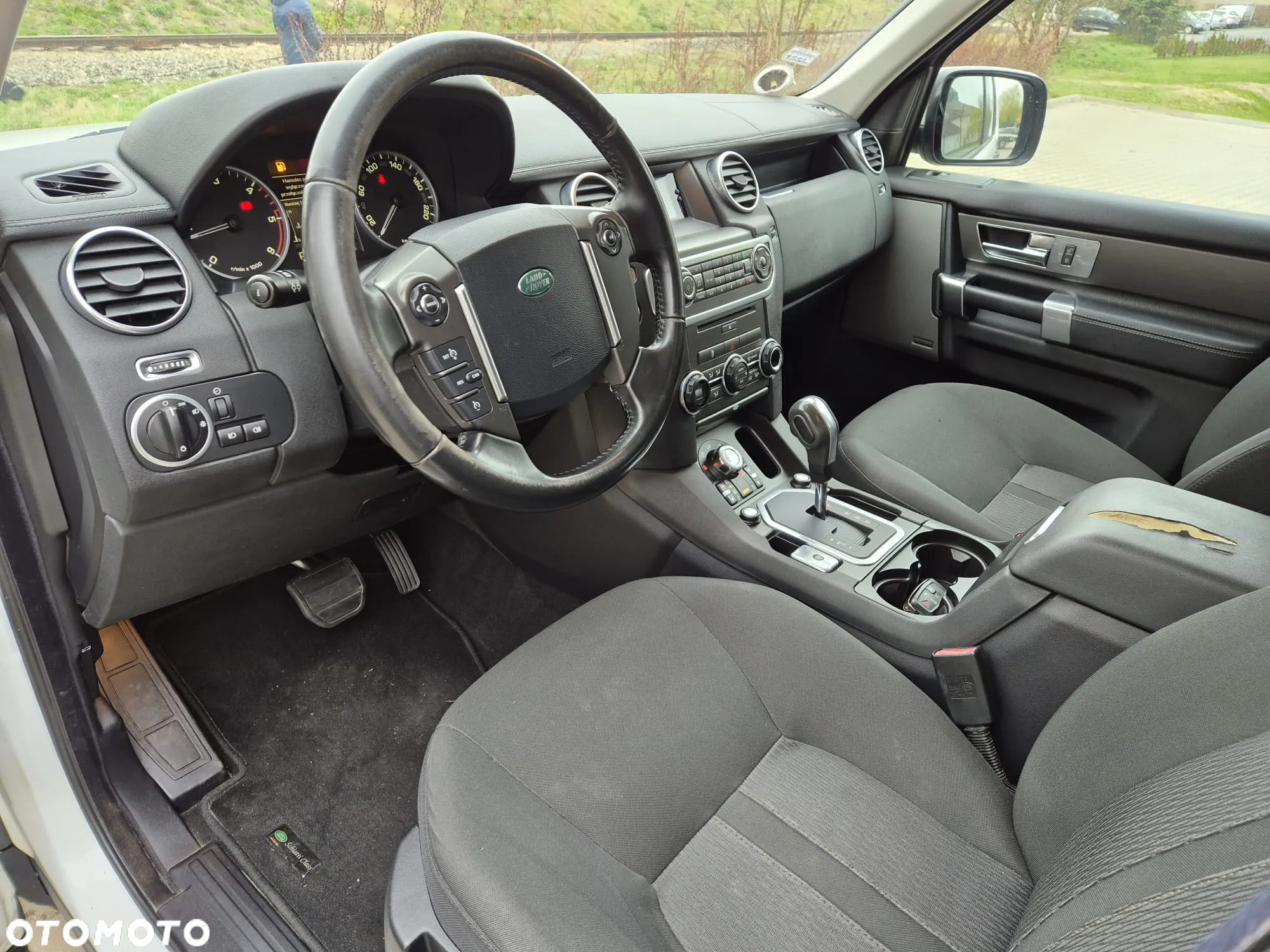 Land Rover Discovery SD V6 SE - 10