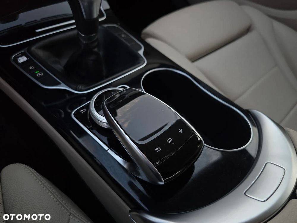 Mercedes-Benz Klasa C 180 Exclusive - 18