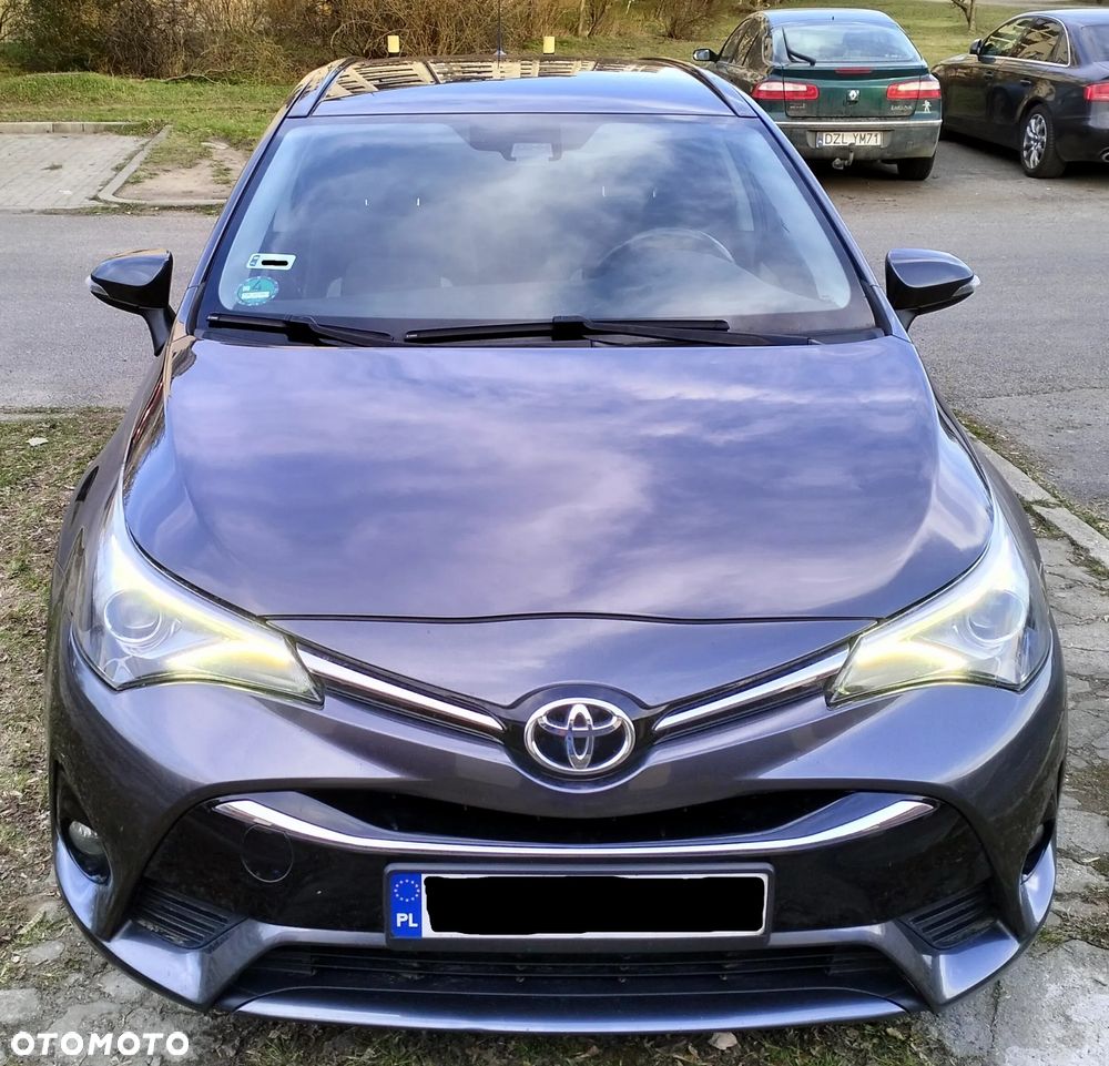 Toyota Avensis 2.0 D-4D Selection - 8