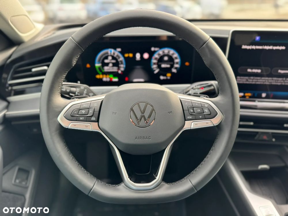 Volkswagen Passat - 16