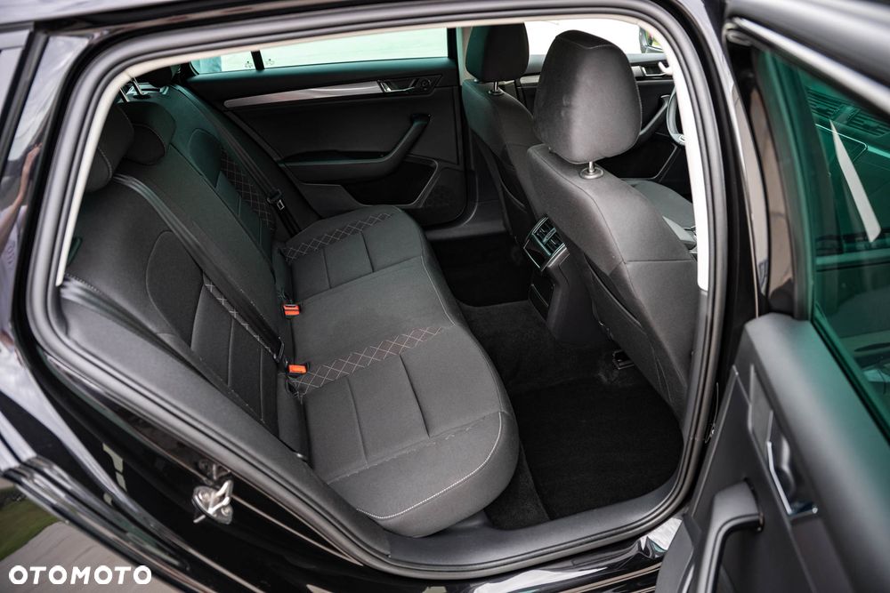 Skoda Superb 2.0 TDI Active DSG7 - 20