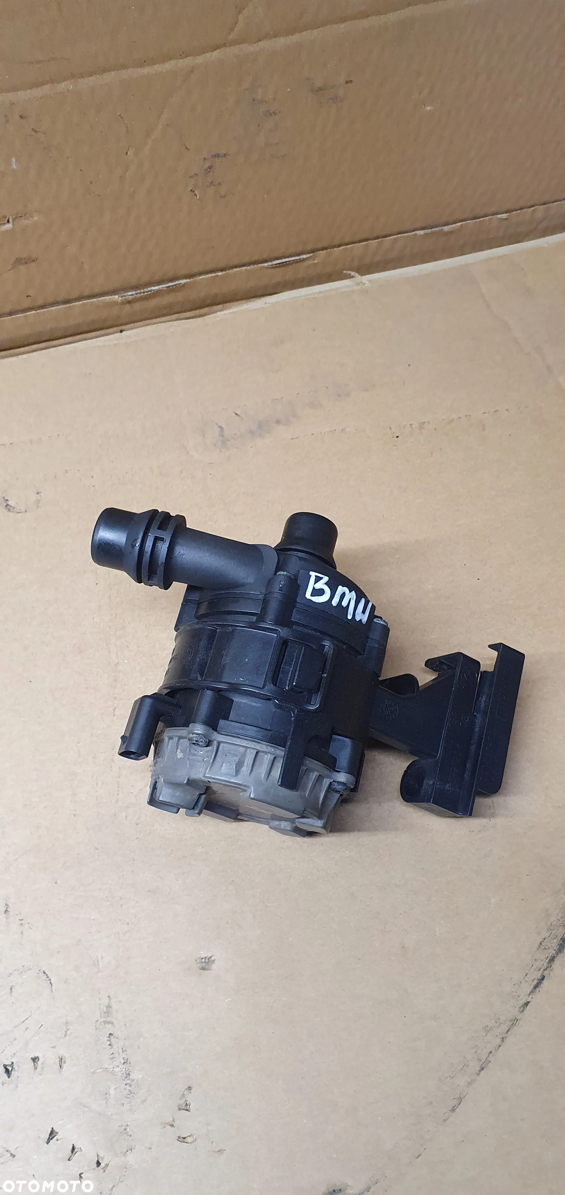 Dodatkowa pompka obiegu wody elektrozawór BMW M5 G30 F90 8638237 - 3