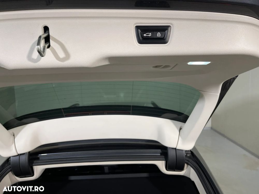 BMW Seria 3 330e AT PHEV - 34