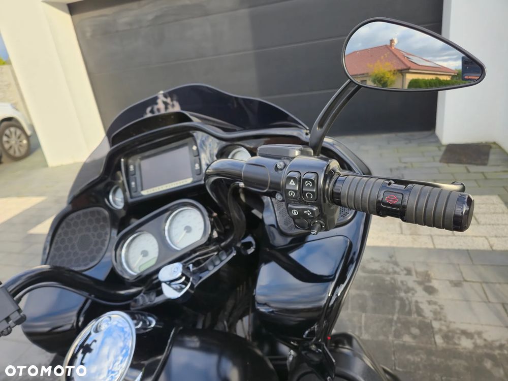Harley-Davidson Touring Road Glide - 11