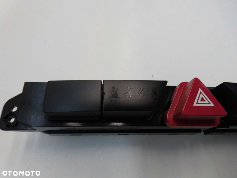 PRZEŁĄCZNIK ŚWIATEŁ AWARYJNYCH ZAMYKANIA DRZWI KIA CEED LIFT ORYGINAŁ - 2