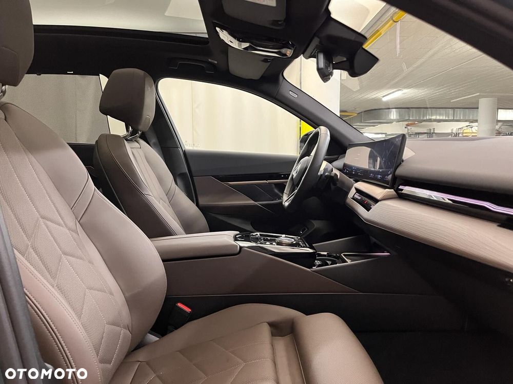 BMW Seria 5 520d xDrive mHEV M Sport - 39