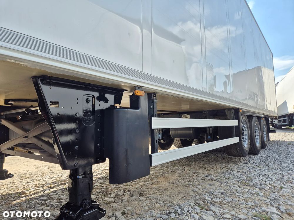 Schmitz Cargobull CARRIER MAXIMA 1300 / WINDA / DOPPEL STOCK / ŚCIANA GRODZIOWA / BELKI / PODNOSZONA OŚ / z Niemiec / TOP STAN 2011/ CARRIER CHŁODNIA CHLODNIA LODÓWKA PODWÓJNY ZAŁADUNEK PIĘTROWA - 34
