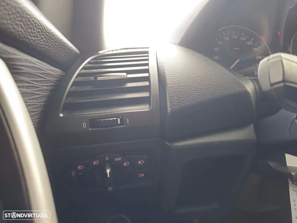 BMW 118 d Pack M - 13