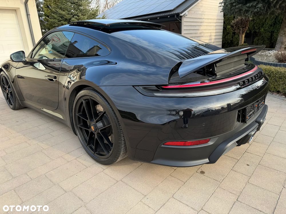 Porsche 911 Carrera GTS PDK - 12