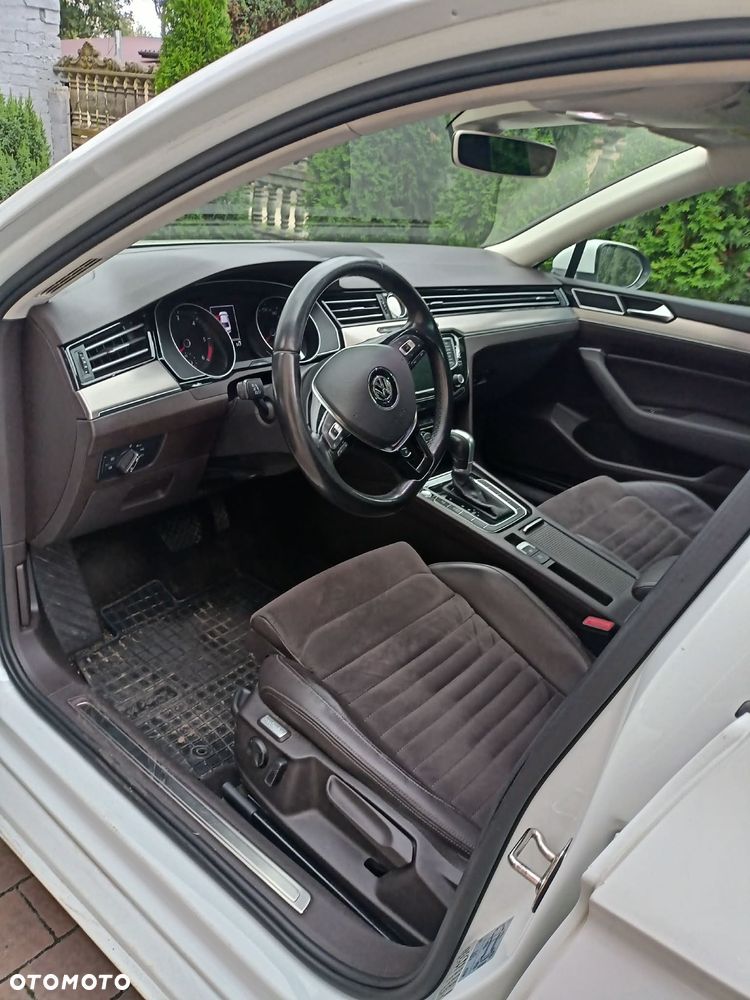 Volkswagen Passat - 4