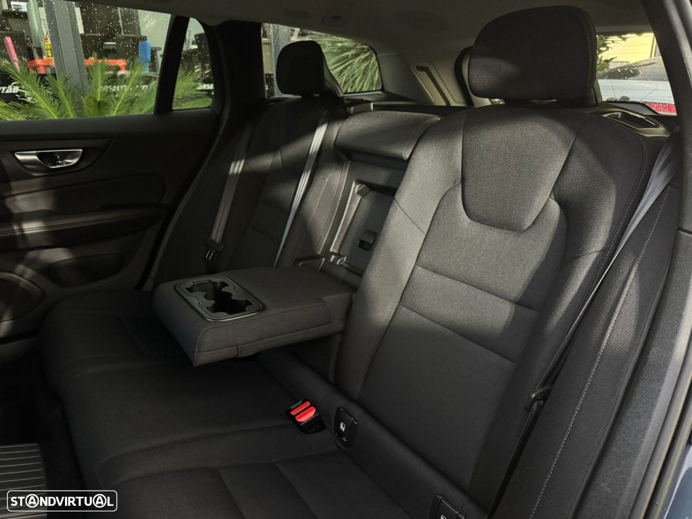 Volvo V60 2.0 T6 AWD TE R-Design Expression - 25