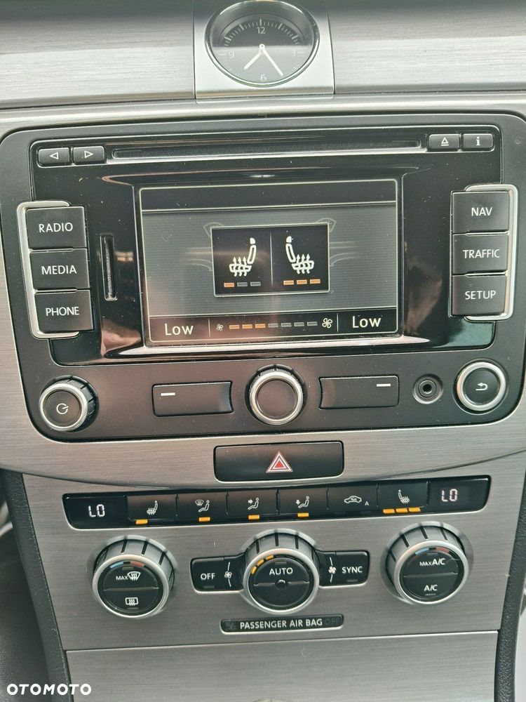 Volkswagen Passat - 34