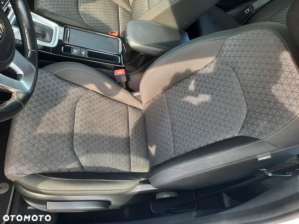 Kia Ceed 1.6 GDI PHEV L Business Line DCT - 16