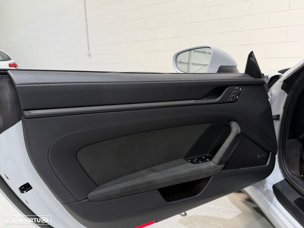 Porsche 911 (992) Targa 4 GTS PDK - 36