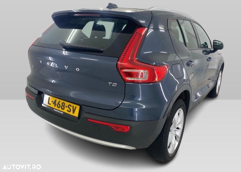 Volvo XC 40 T2 Momentum Pro - 3