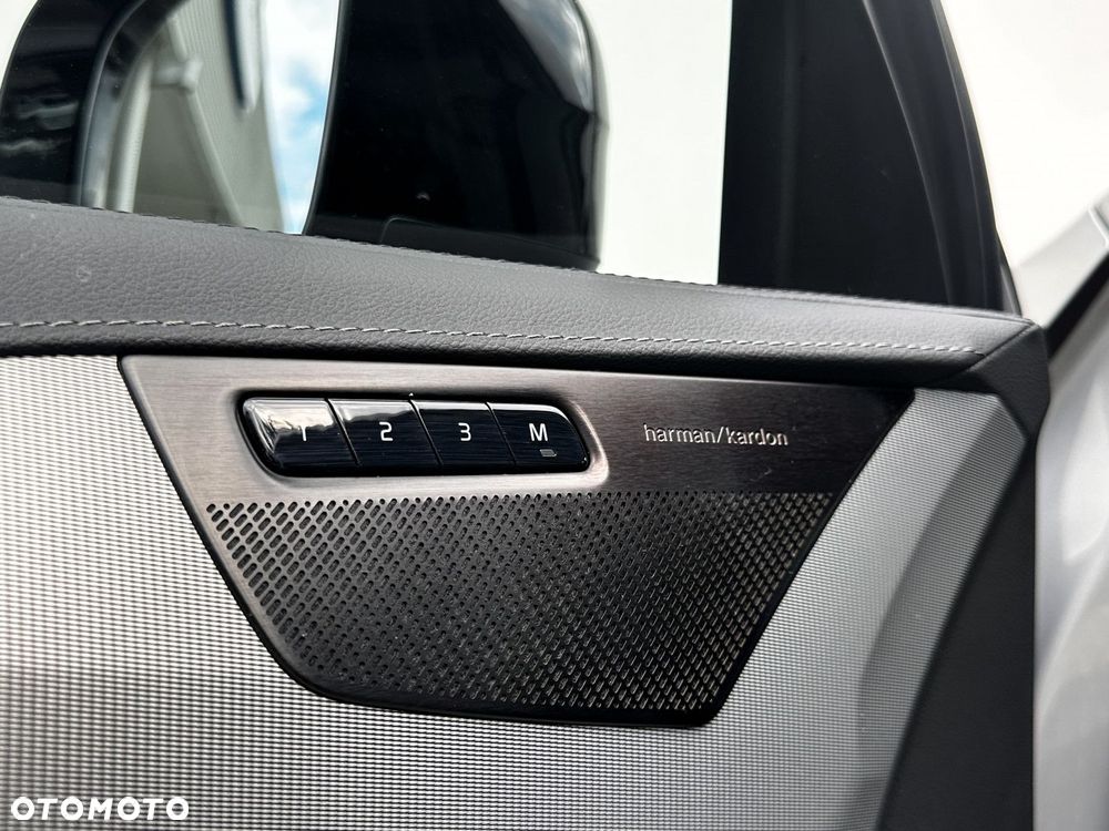 Volvo XC 90 - 21