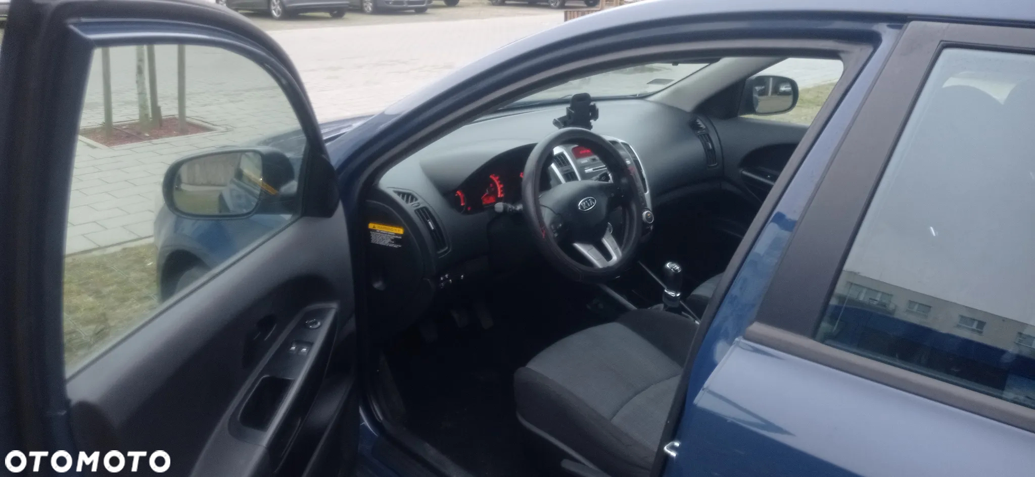 Kia Ceed - 10