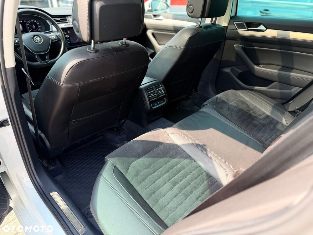 Volkswagen Passat - 20
