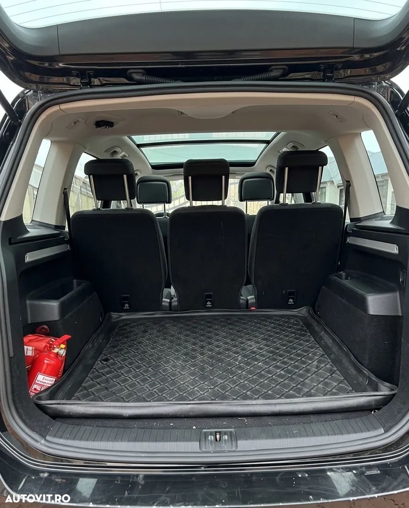 Volkswagen Touran 2.0 TDI DSG Highline - 8