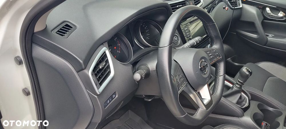 Nissan Qashqai 1.3 DIG-T N-Connecta - 10